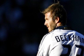 德甲火速反攻：瞬间突破敌阵引爆全场，德甲防守