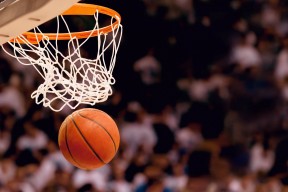 职业联赛设置周度战术回顾栏目推动知识普及